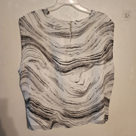 Calvin Klein Loose Fitted Poly Chiffon Sleeveless Twist Detail Blouse Sz XL NWT - Picture 8 of 10